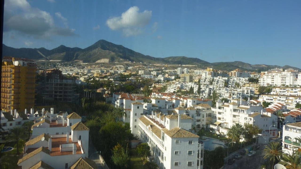 Blick ins Hinterland Pierre & Vacances Benalmadena Príncipe Apartamentos