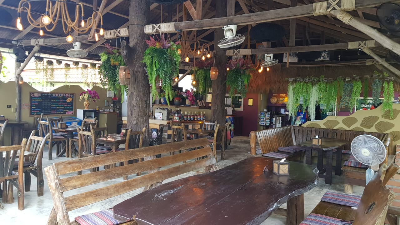 Gastro Hotel Lanta Castaway Resort