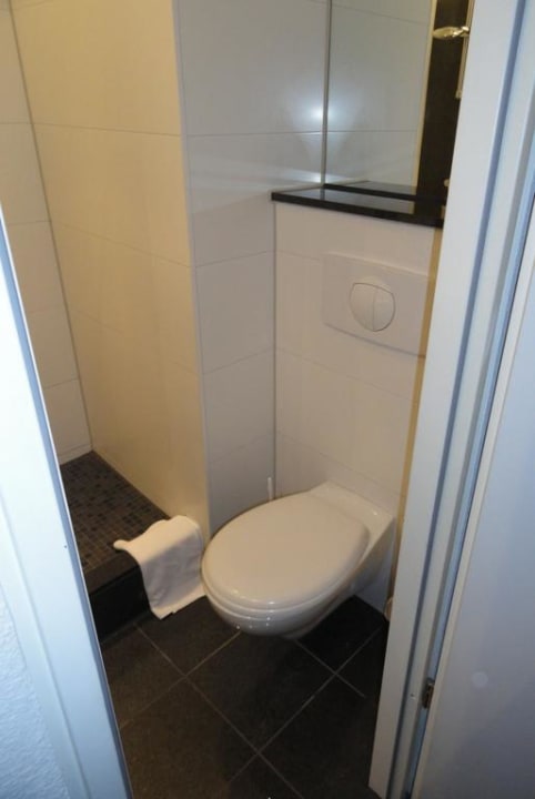 Bad Motel One Stuttgart-Feuerbach