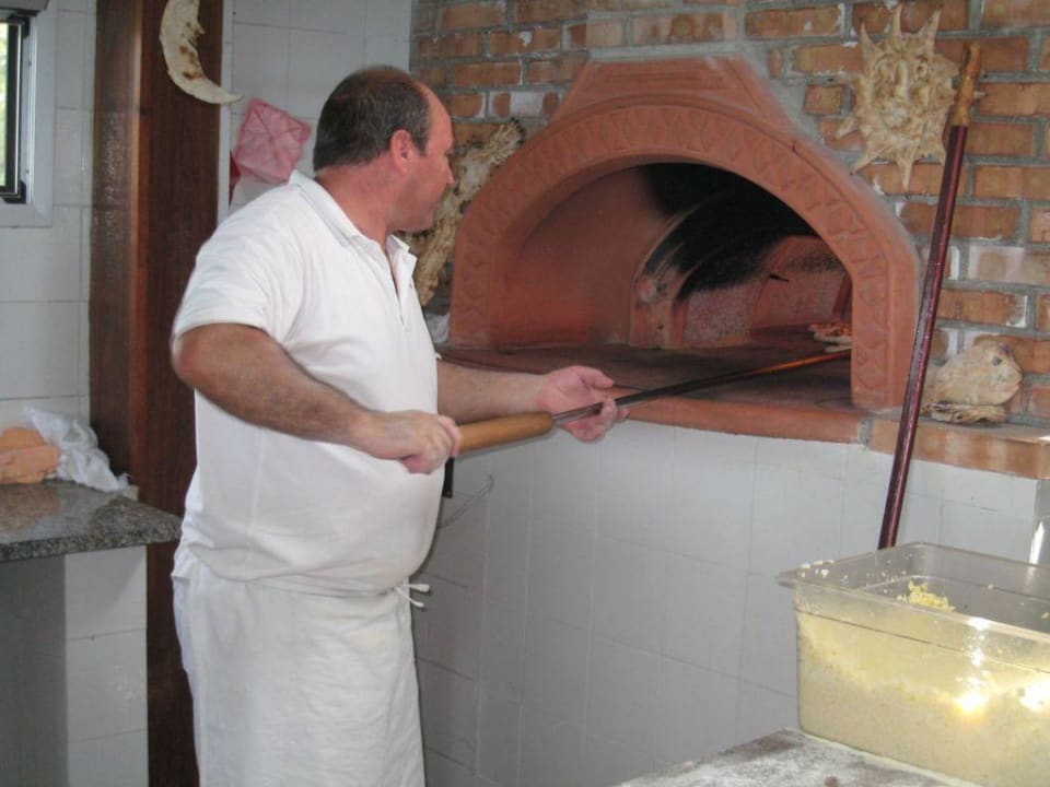 Pizzabäcker im Strandrestaurant Aldiana Club Rocca Nettuno Calabria