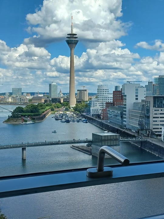 Ausblick INNSiDE by Meliá Düsseldorf Hafen
