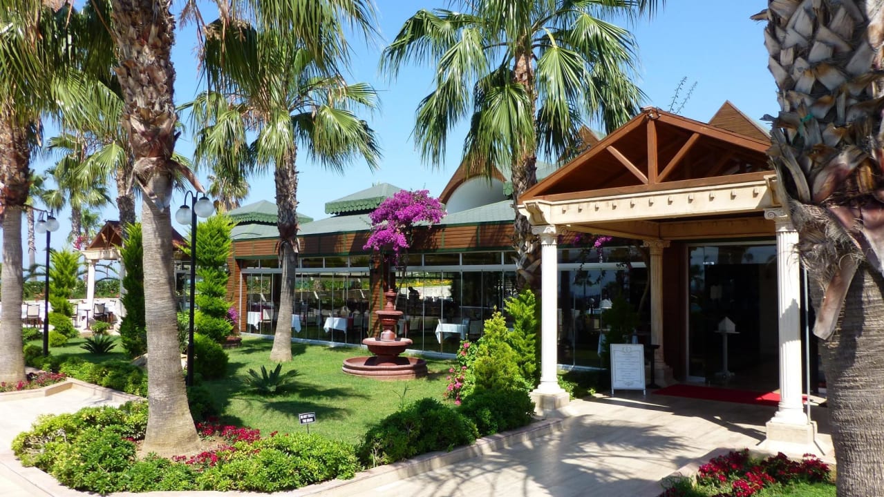 Eingang zum Restaurant Oz Hotels Incekum Beach