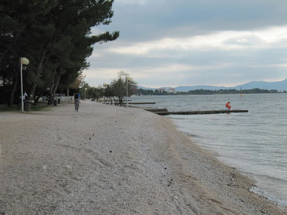Steinstrand vor der Tür Falkensteiner Premium Camping Zadar