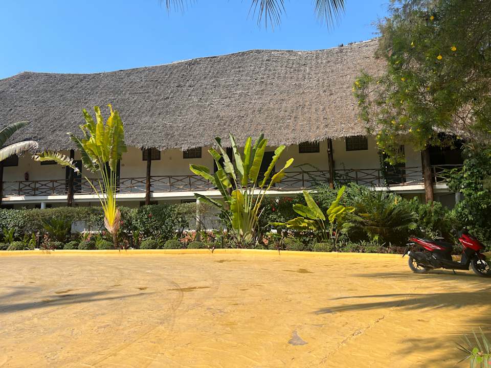Außenansicht Hotel Kiwengwa Beach Resort
