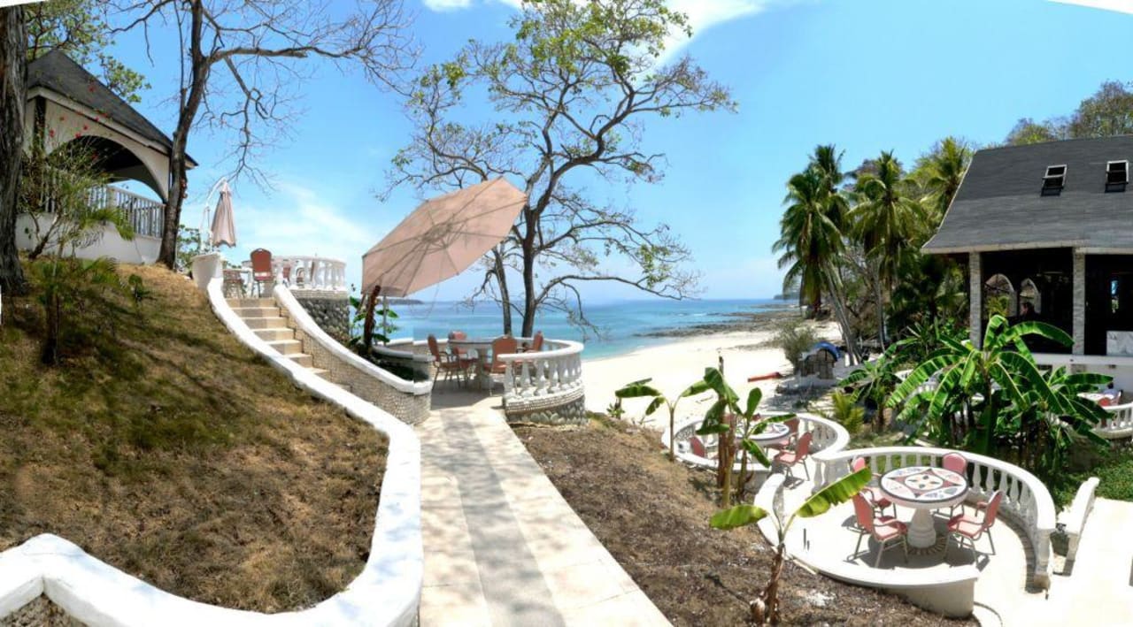 Terssenrestaurante mit Blick zum Meer Mar Y Oro