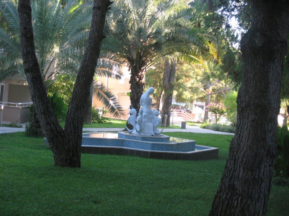 Brunnen Club Sidelya Hotel