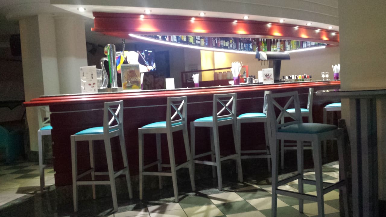 Pub im Hotel HL Miraflor Suites Hotel
