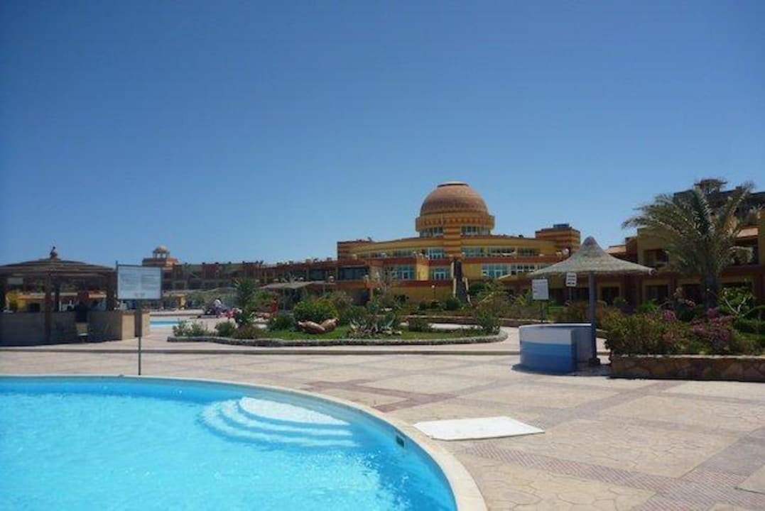 Pool Malikia Resort Abu Dabbab