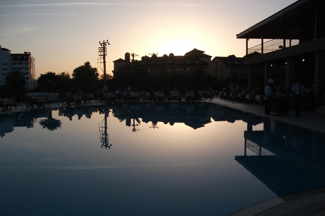 Es wird Abend  Hotel Victory Resort