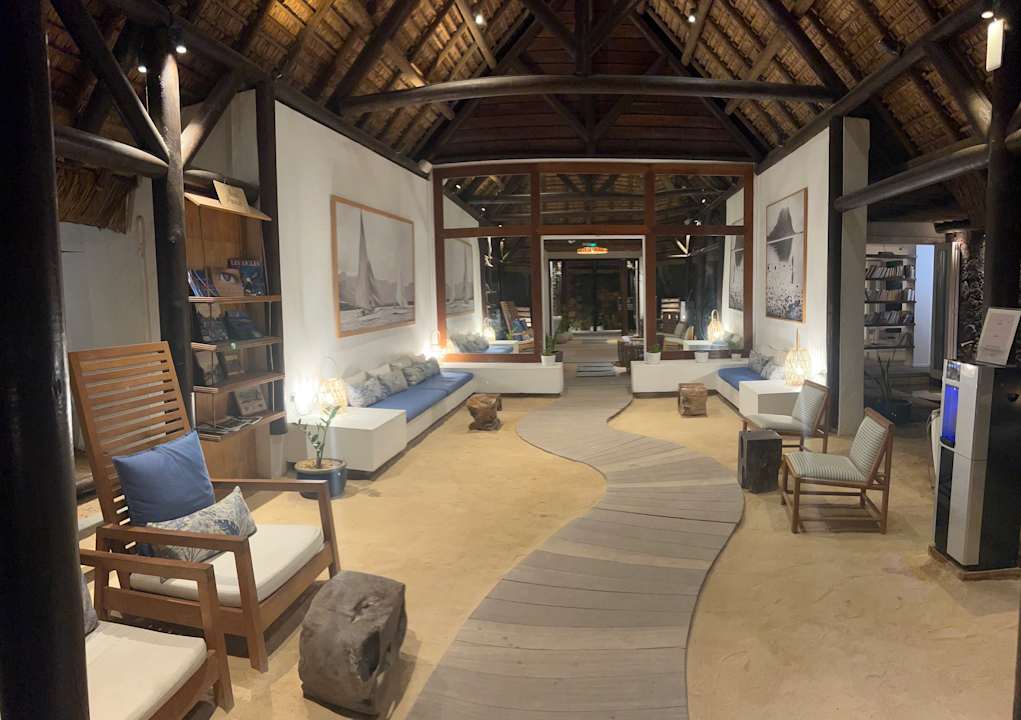 Lobby Veranda Pointe aux Biches Hotel