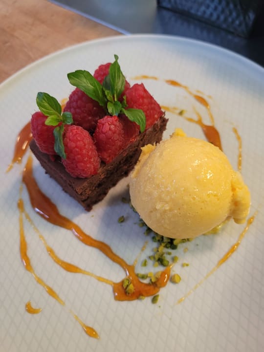 Gastro Kavaliershaus Suitehotel am Finckener See