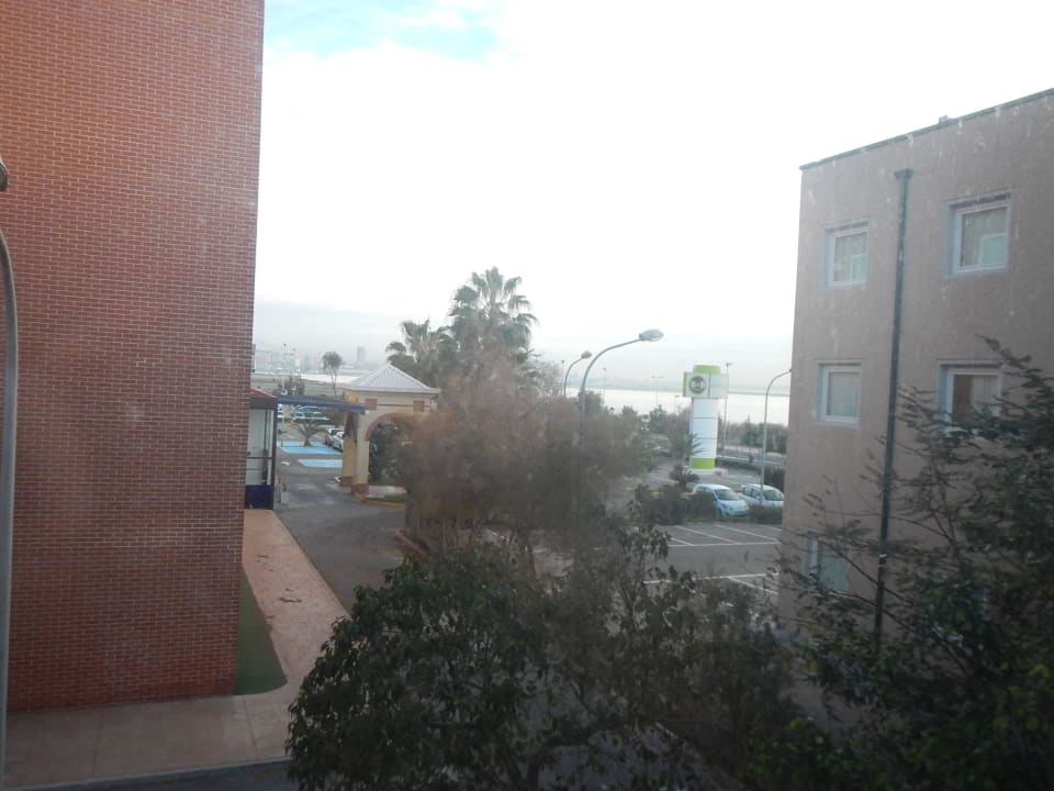 Meerblick seitlich Ibis Alicante Hotel