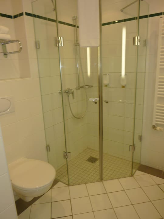 Dusche  HYPERION Hotel Berlin