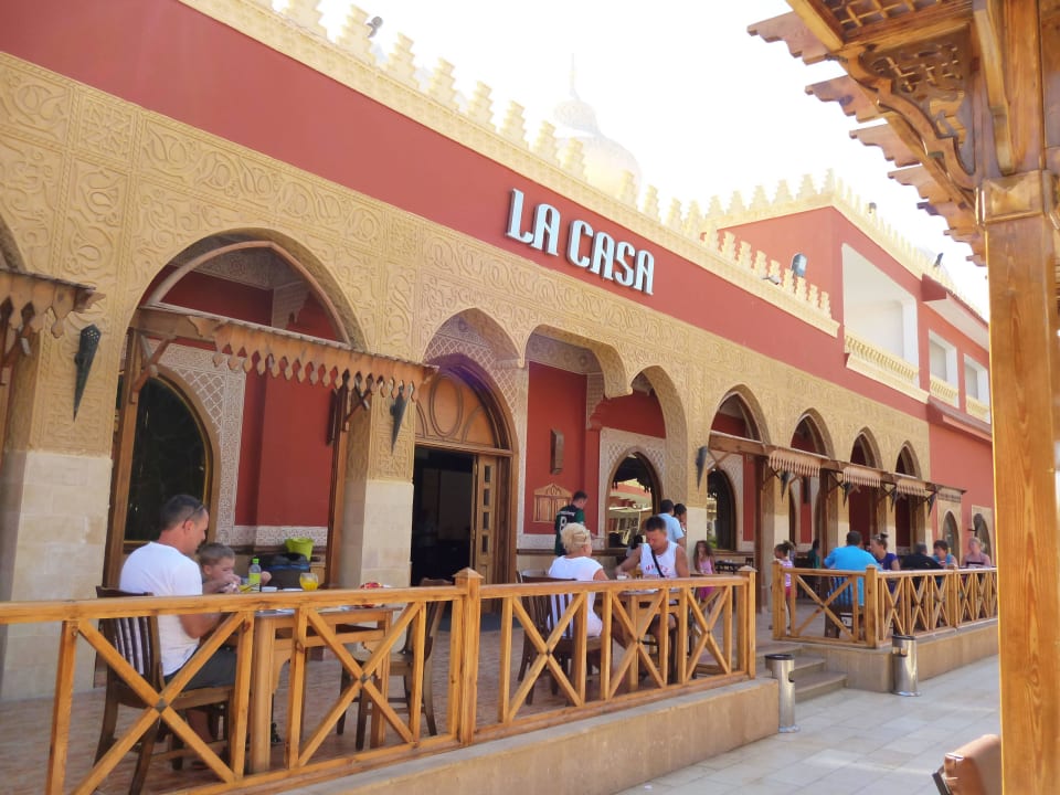 Frühstück beim "Italiener" ;-) Pickalbatros Alf Leila Wa Leila Resort - Neverland Hurghada