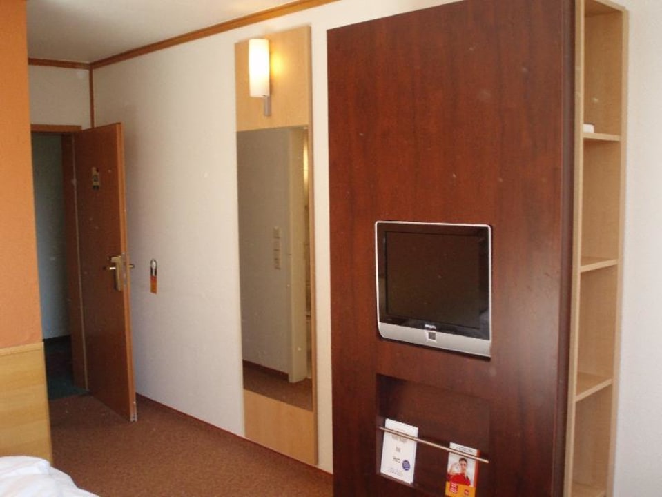 Dieses "Regal" steht im Zimmer Good Morning Erfurt