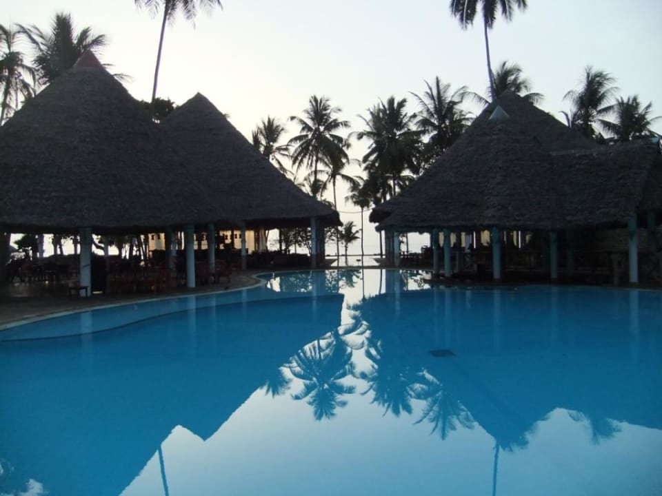 Poolanlage Richtung Meer Neptune Village Beach Resort & Spa