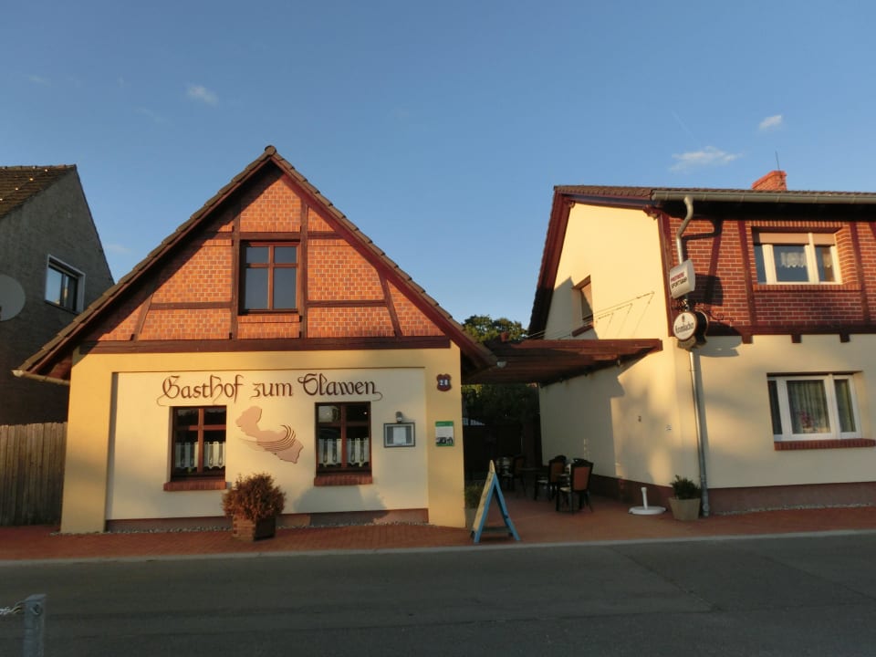 Der Slawe in der Abendsonne Gasthof zum Slawen