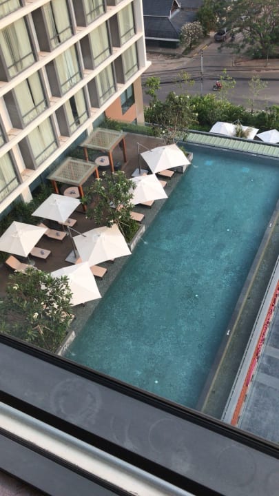 Pool Crowne Plaza Vientiane