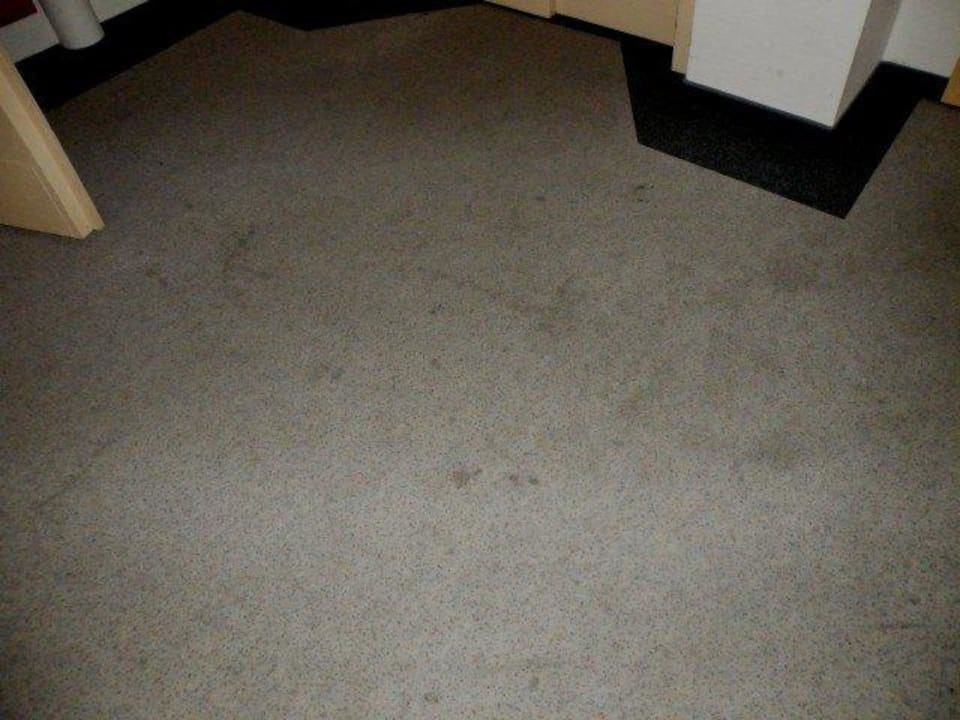 Verschmutze Auslegware im Hotel Vital-Hotel am Thüringer Wald