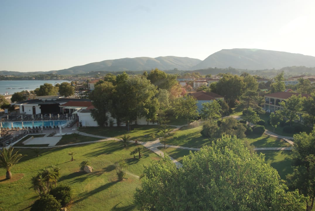 Widok z dachu budynku glownego Domes Aulūs Zante, Autograph Collection