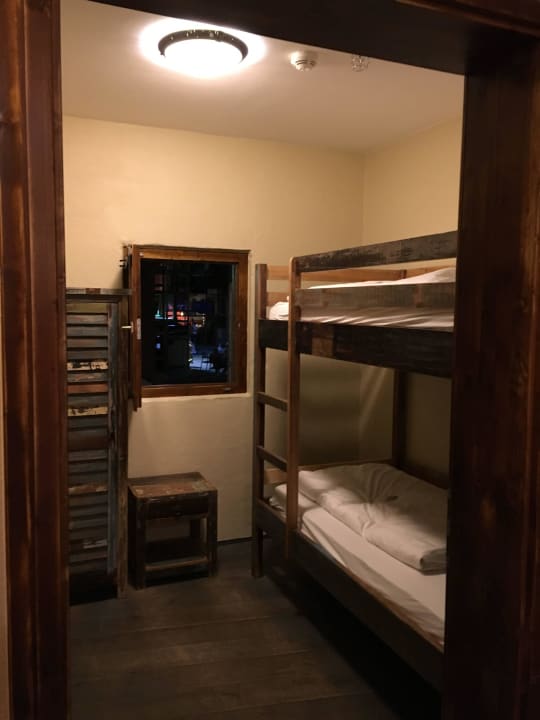 Kleines Kinderzimmer mit Doppelstockbett Tropical Islands Resort