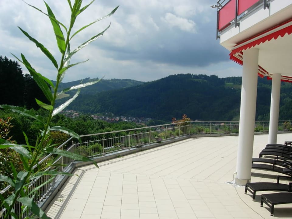 Liegebereich außerhalb des Schimmbades Elztalhotel