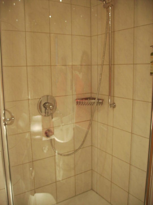 Dusche im Hotel Garner Hotel Hamburg - Wandsbek Marktplatz
