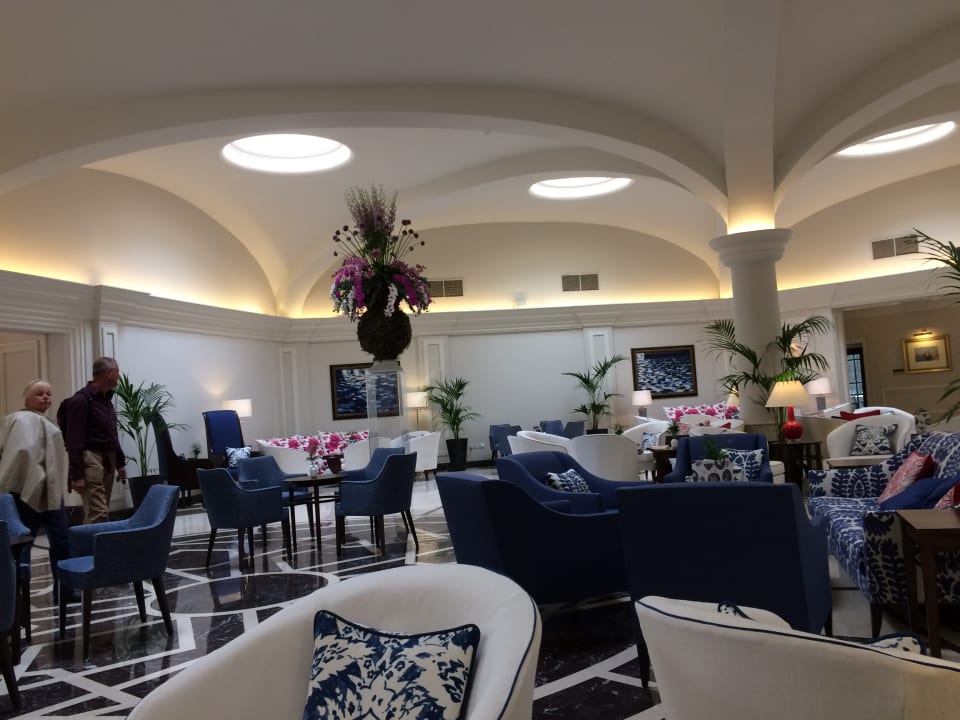 Lobby The Phoenicia Malta