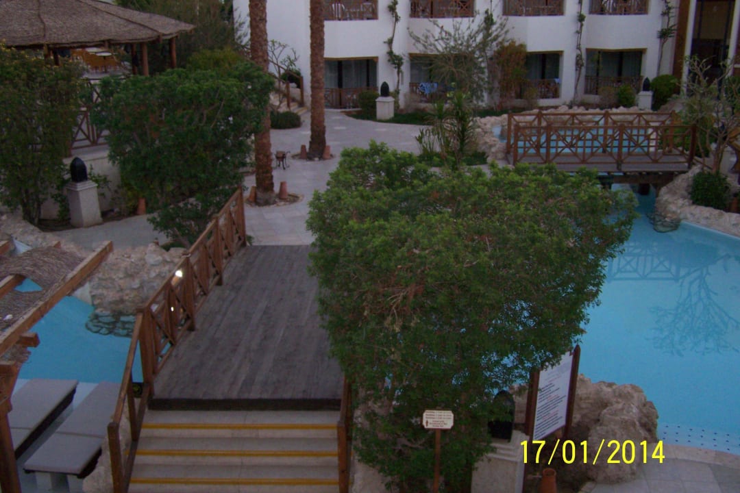 Eine von vielen netten Brücken in der Anlage Ghazala Gardens