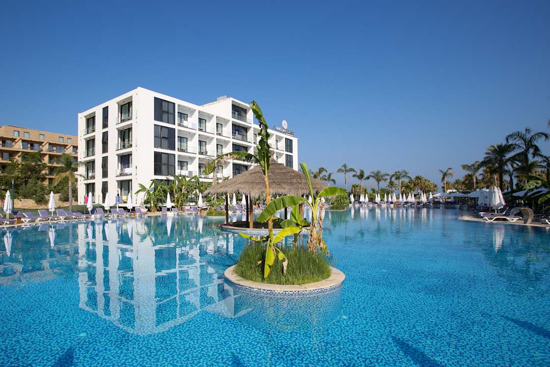 Pool Oricon Coast Luxury Resort