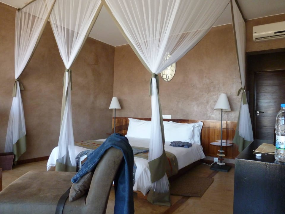 Schlafzimmer                                       Isalo Rock Lodge
