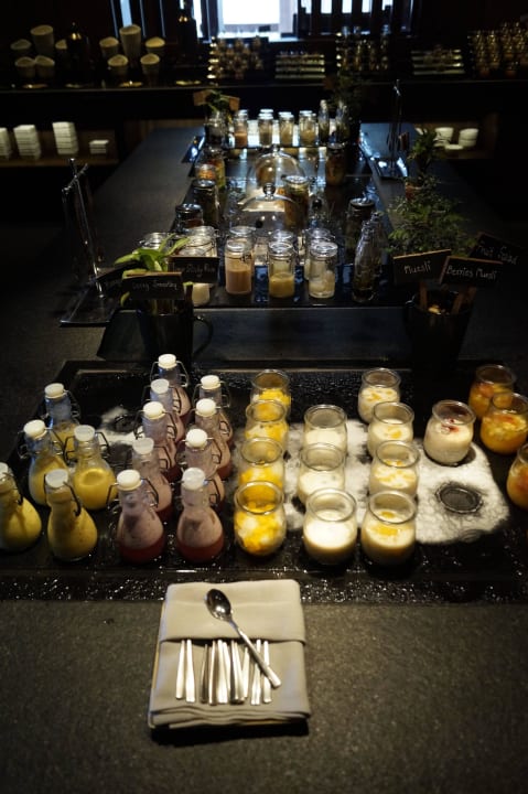 Reichhaltiges Frühstück Anantara Layan Phuket Resort