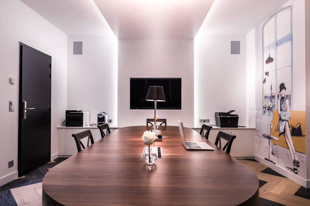 Boardroom Rayz Private Suites