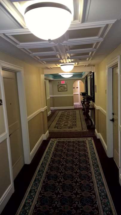 Floor Hotel Alex Johnson