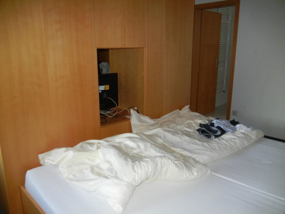 Der Raumteiler mit dem TV,  Hotel Traumblick