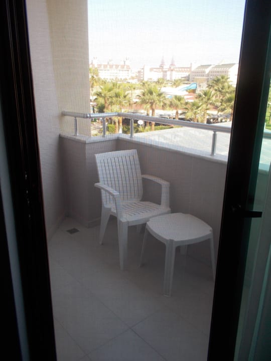 1 von 2 Balkonen Hane Family Resort