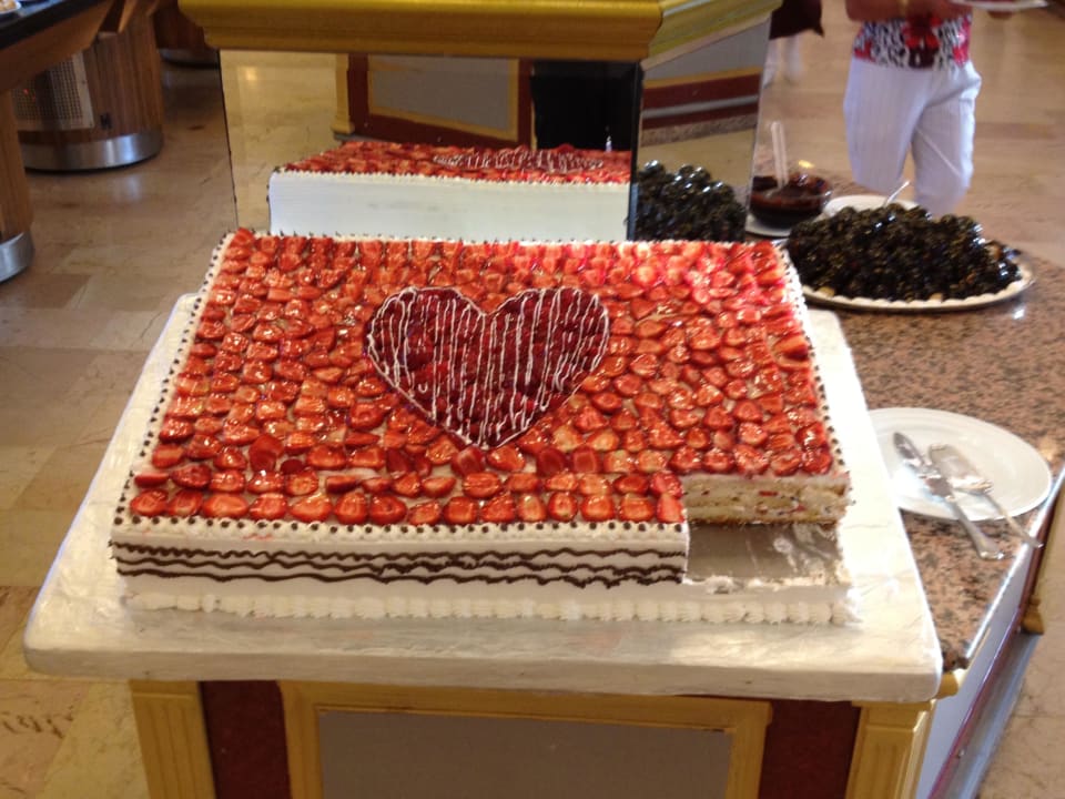 Super Kuchen Botanik Hotel & Resort