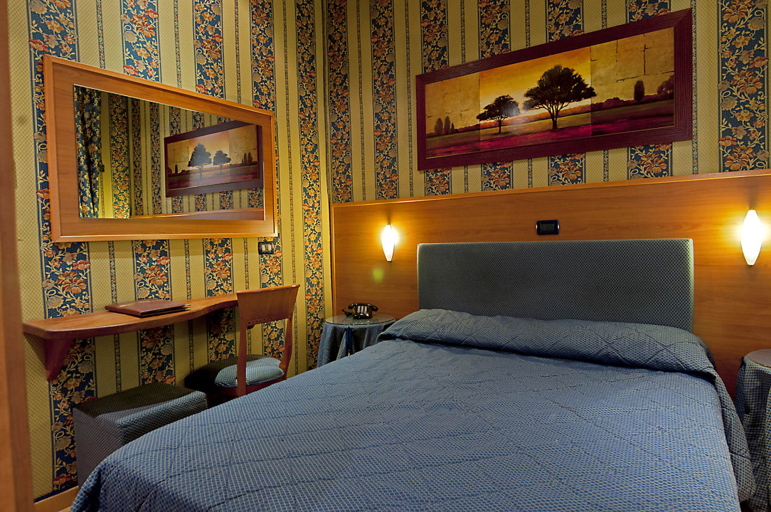 Zimmer Hotel Lirico