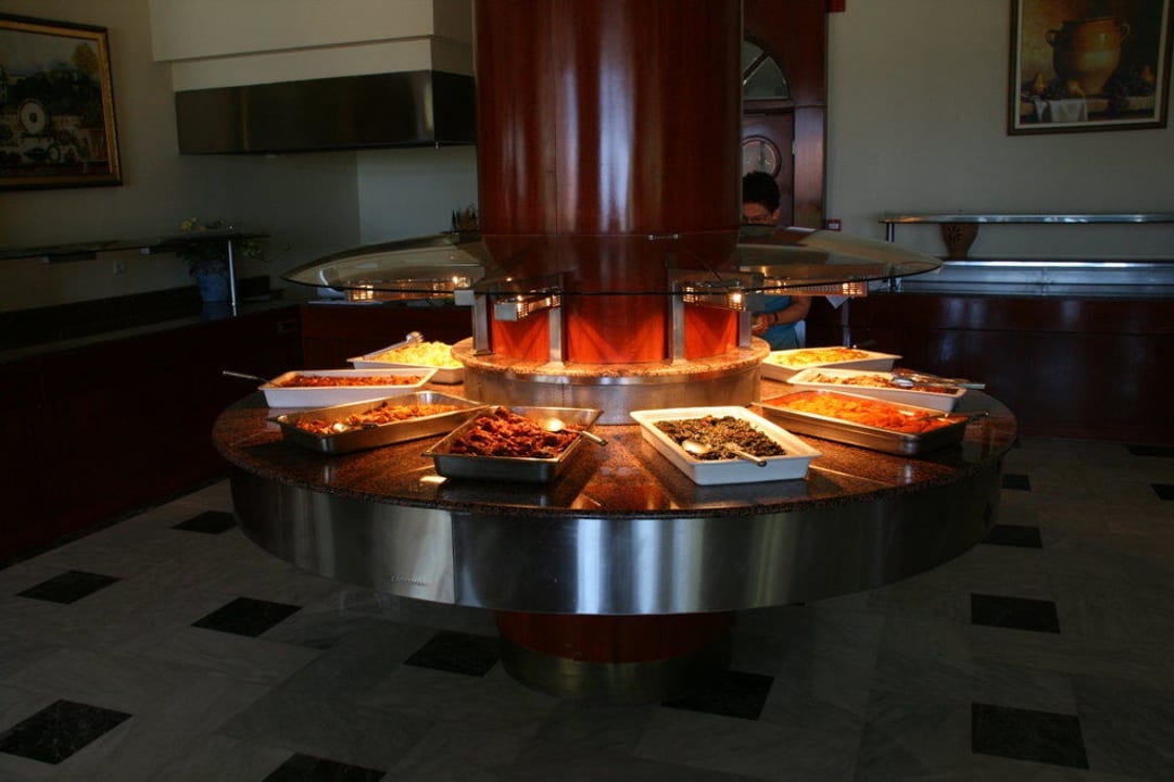 Mittagsbuffet Vantaris Luxury Beach Resort