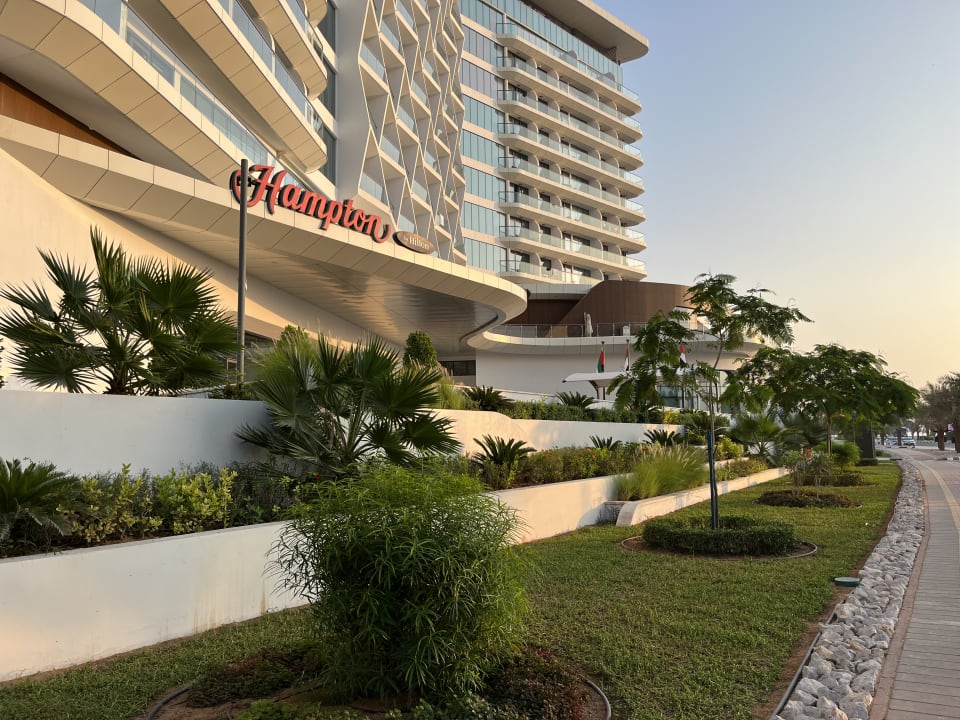 Außenansicht Hampton by Hilton Marjan Island