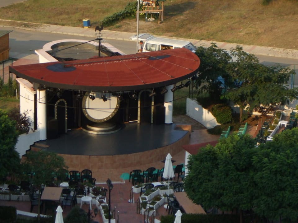 Variety show Bella Vista Beach Club