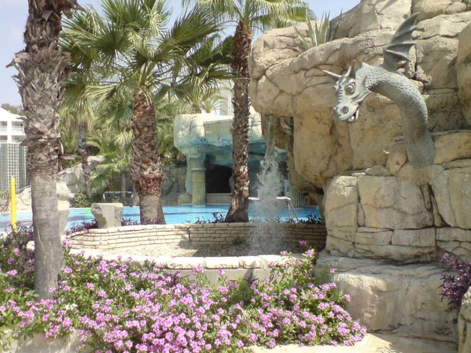 Drachenköpfe als Dusche Monachus Family Resort Sorgun