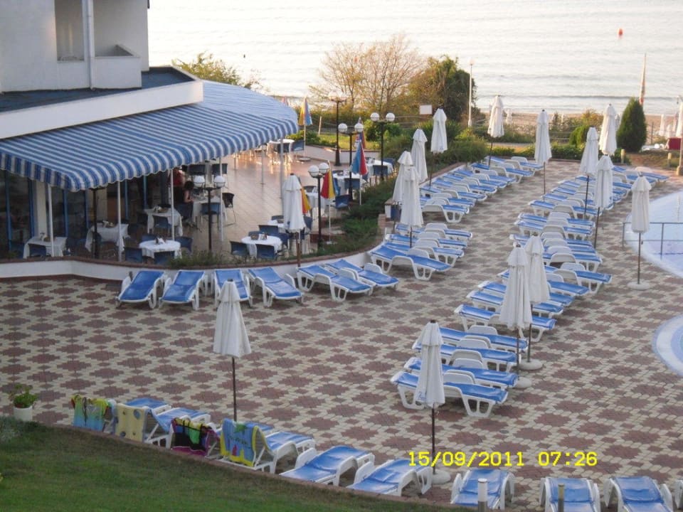 Liegestühle Hotel Sineva Beach