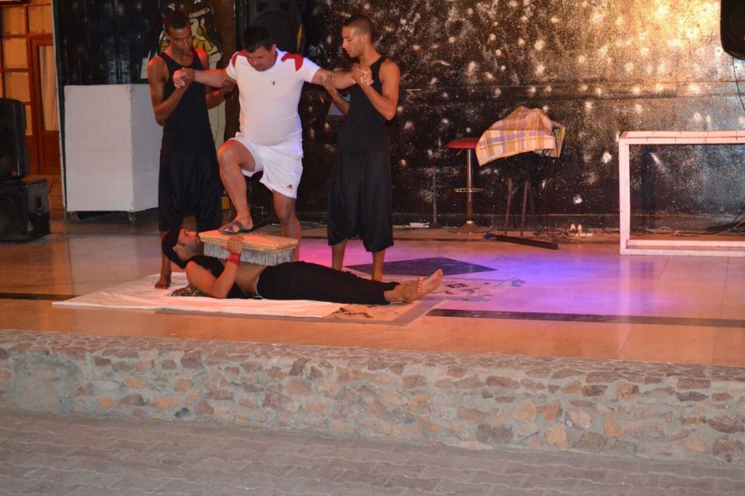 Факир Шоу Menaville Safaga