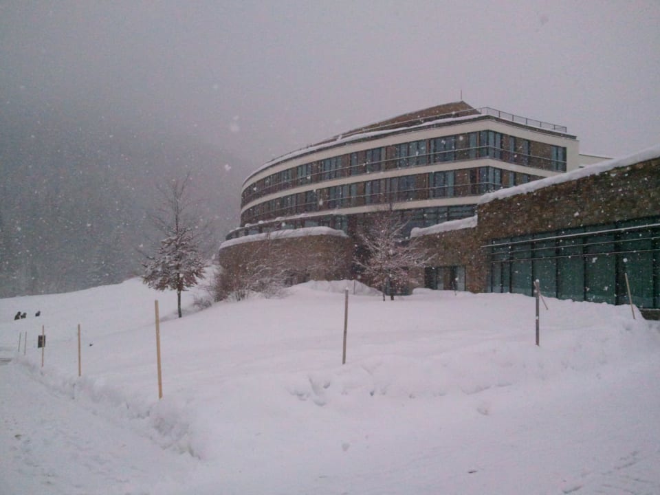 Ganz eingeschneit Kempinski Hotel Berchtesgaden
