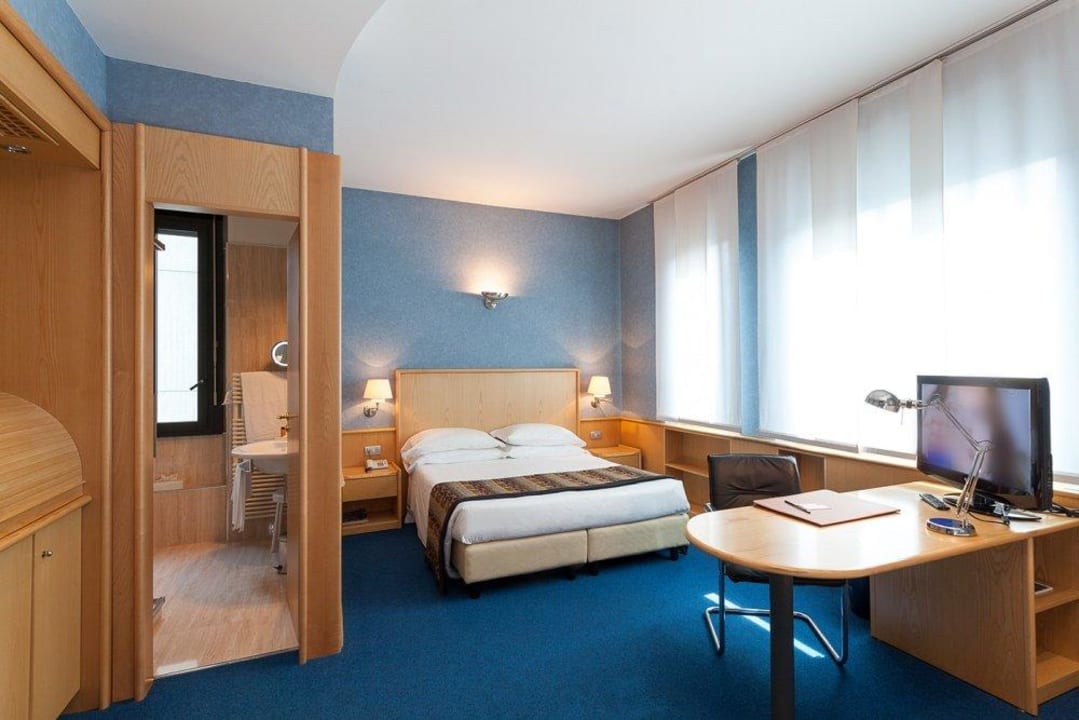 CAMERA Best Western Plus Executive Hotel & Suites