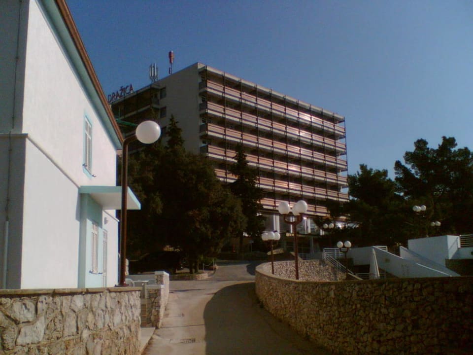 Vom Strand kommend Drazica Resort - Hotel Drazica
