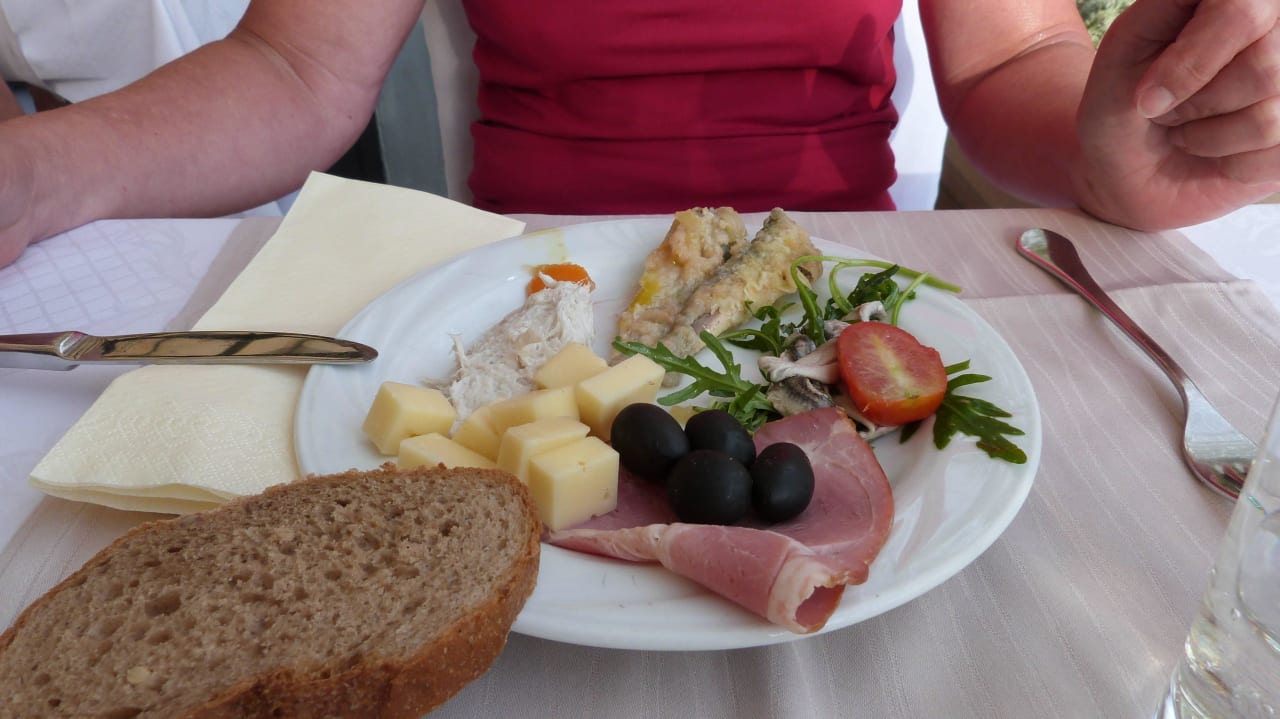 Sehr lecker Hotel Materada Plava Laguna