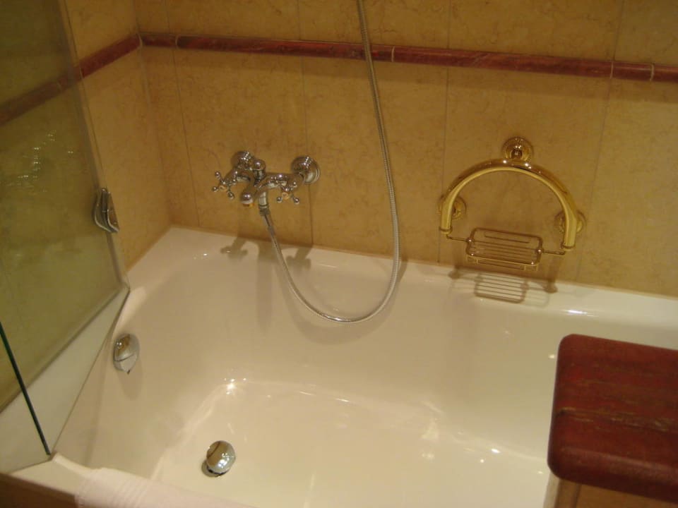 Bad in der "Boatsman's Cabin" Hotel Yachthafenresidenz Hohe Düne