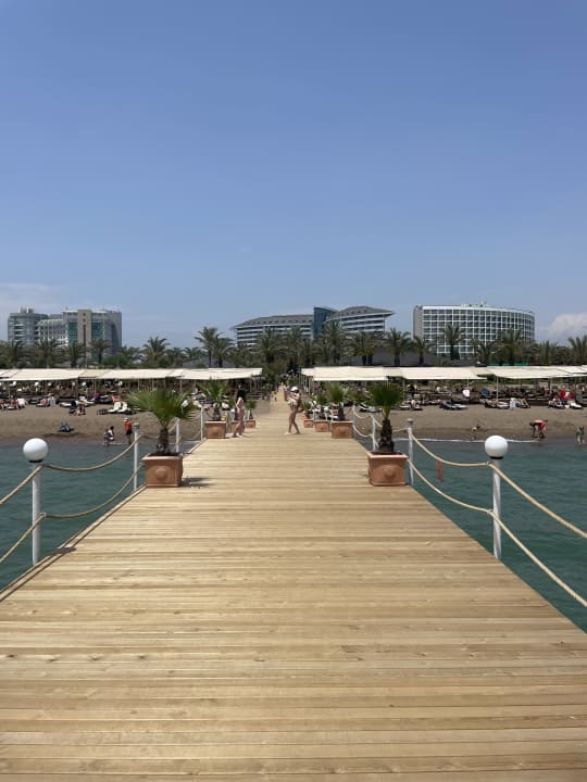 Strand Royal Wings Hotel